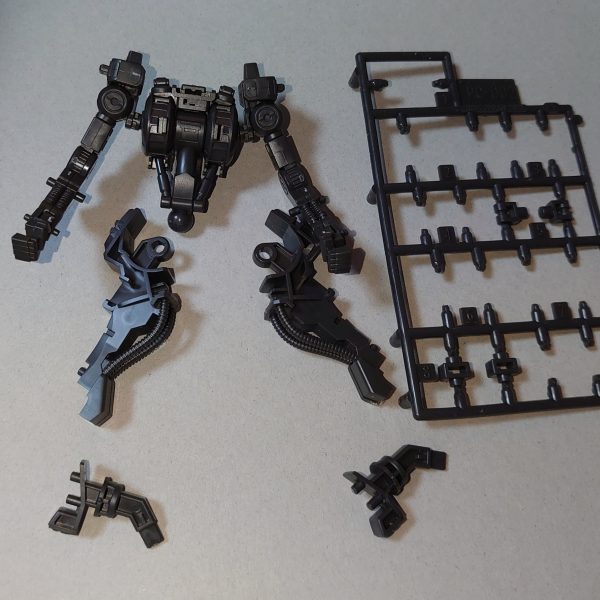 ザガンの余剰パーツで新しいガンダムフレームを