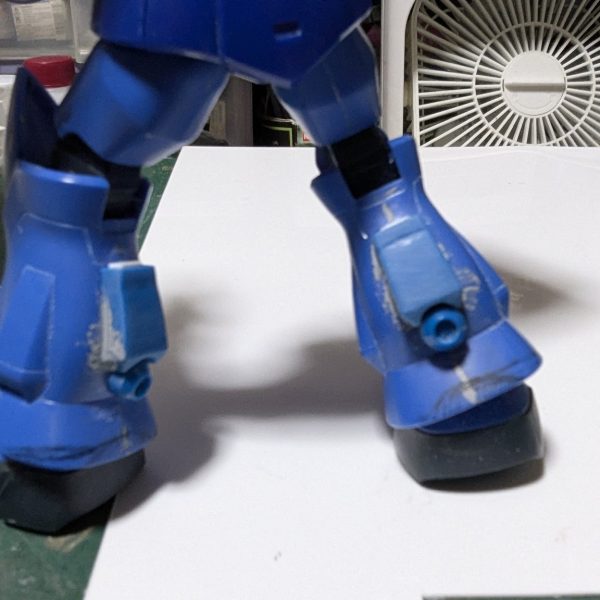 ヒートブレイド？８枚作りました。ランドセルはまだ悩み中。脹脛裏のスラスター追加。さて、何のパーツか分かるかな？（3枚目）