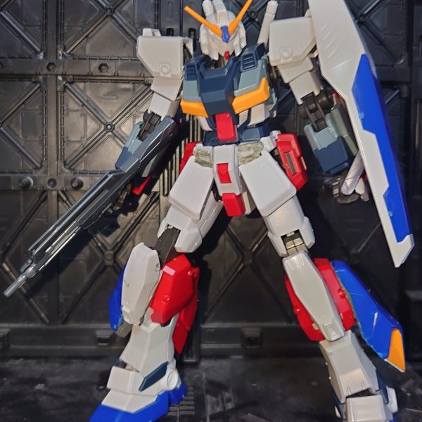 RX81ライトアーマーとアレックスをミキシングしよう！とか思いついて始めました(`・ω・´)皆さん良いお年を・・・（2枚目）