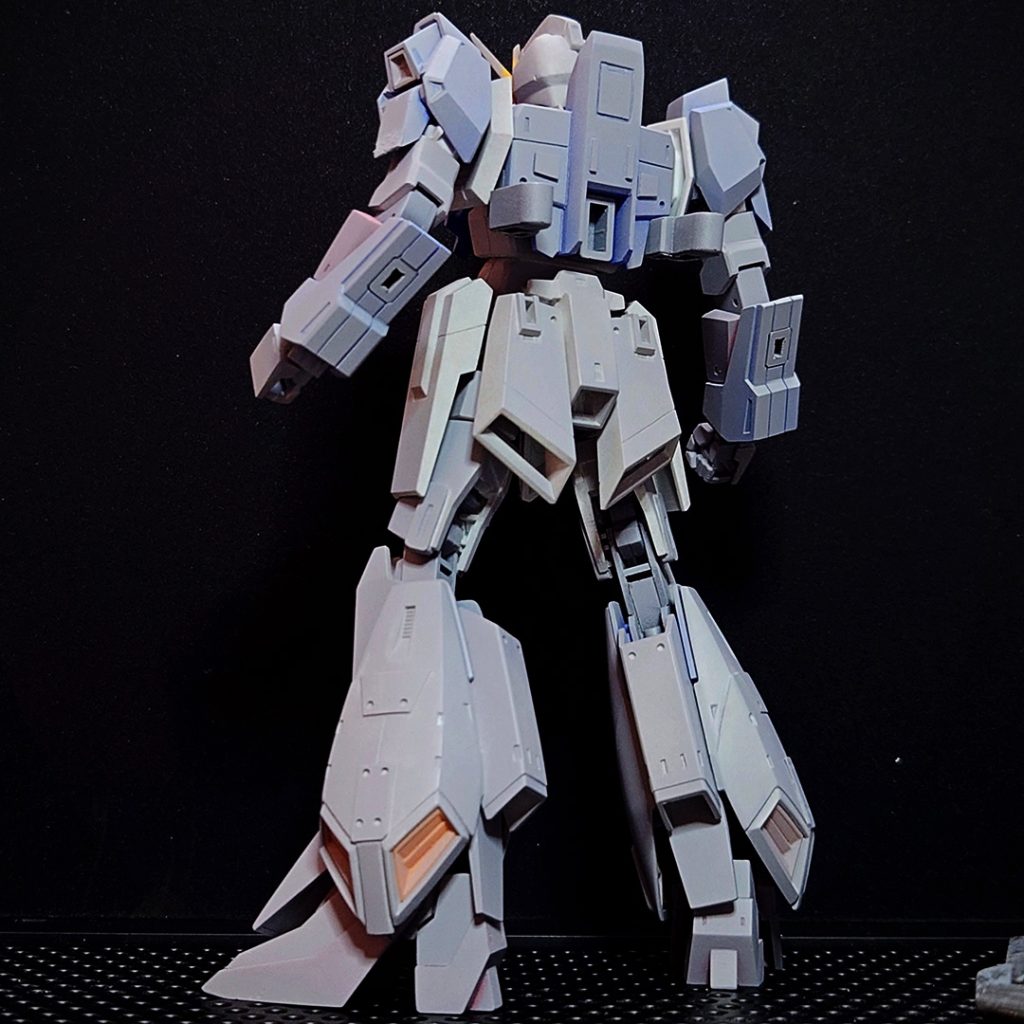 全身あかすり、もとい全身やすりがけ終了、サフで確認。フライングアーマーで隠れてしまうのですが。&nbsp; &nbsp;