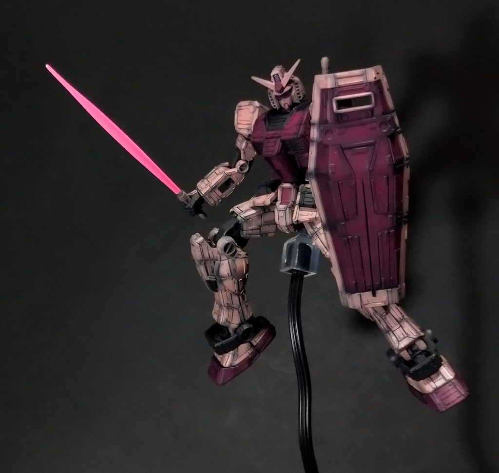 紅いガンダム–8枚目/制作者：AKさん
