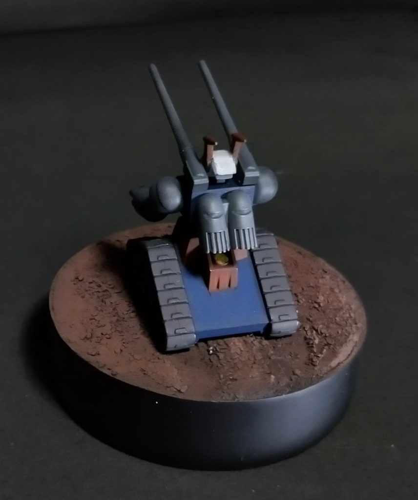 そこでアッガイの時に作ったように本当に簡単なジオラマを台座代わりに製作しました😊