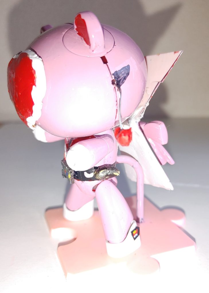 横。足のマークもプラ板。