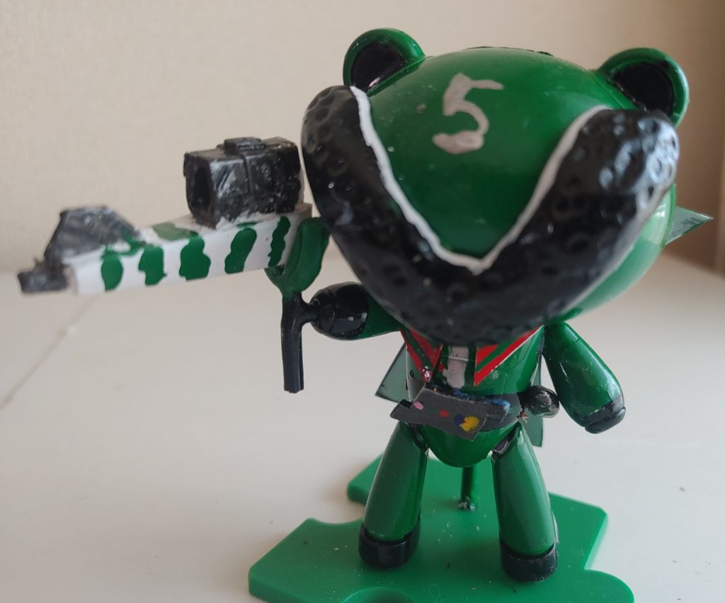 ニューミドメランが変形したミドパンチャー。ジャンクや、プラ板、ランナーを使って製作。