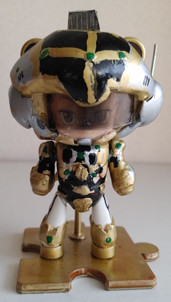 正面。頭は、余りぎみなきゃらっがい(ギャン子)。あとは、普段通りに。