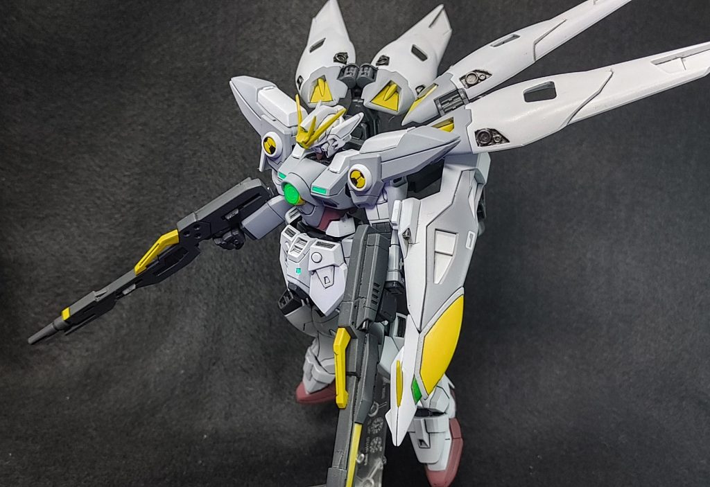 バインダーのヒンジが目立って嫌だったのでフレーム色でごまかし…