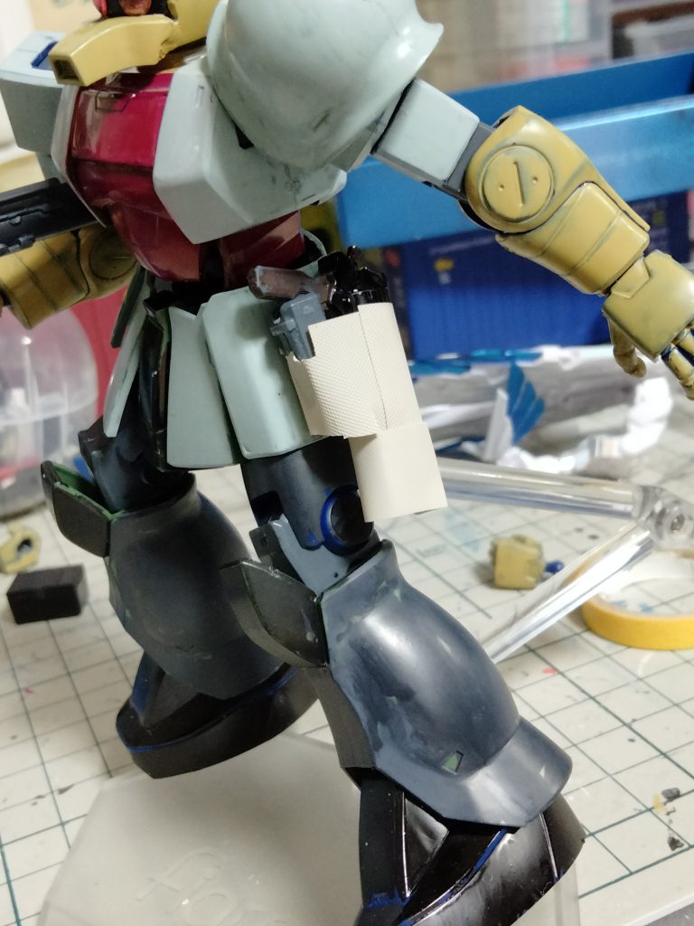 ちなみにホルスターは、布テープを使ってます