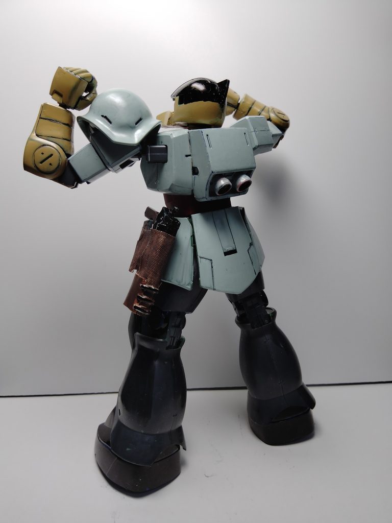 ガンダムマーカーのライトブルーが獠のジャケットの色にピッタリすぎて何度か重ね塗りしました