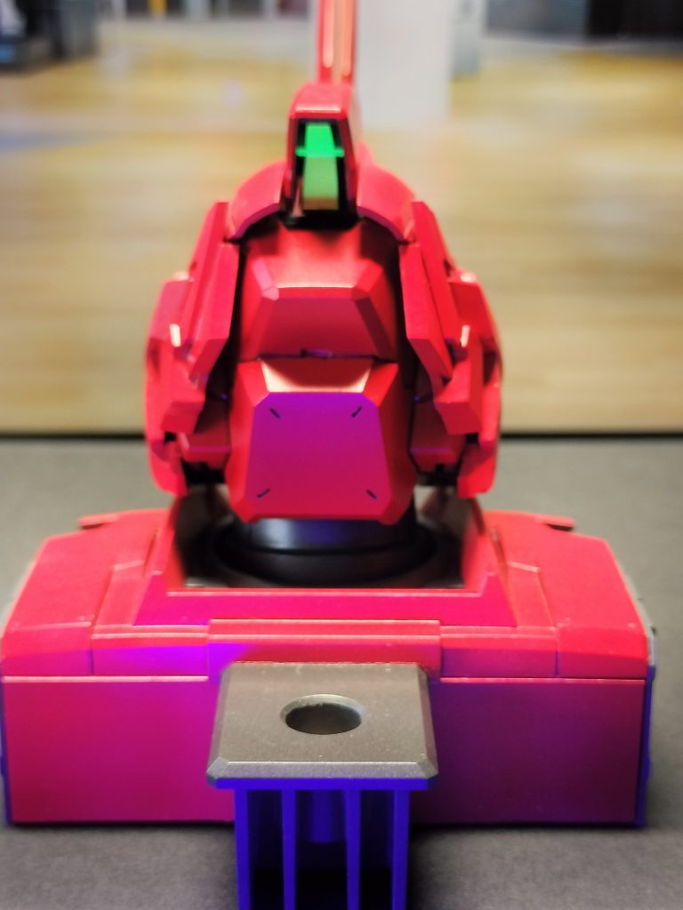 少しディテール彫りました