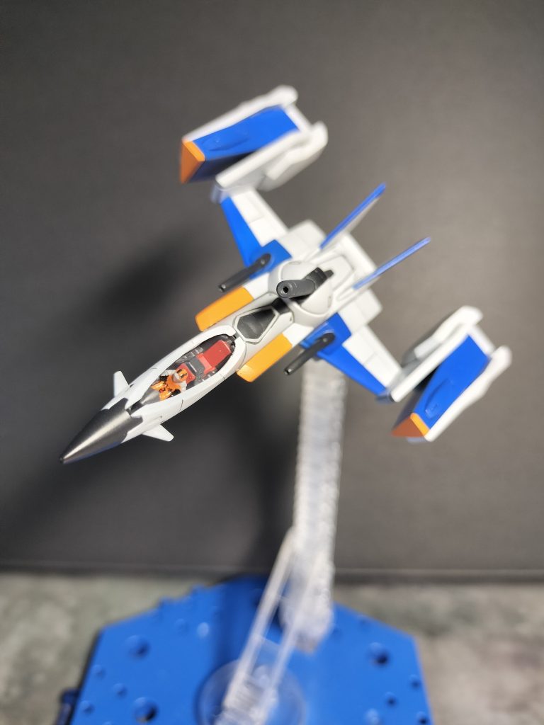 パイロットは百均のを加工して連合カラーにしてます