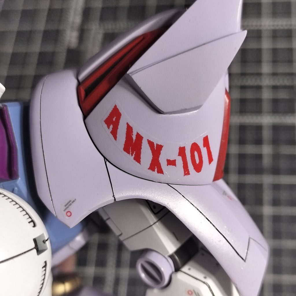 肩の湾曲デカールも作ってて面白かったです。