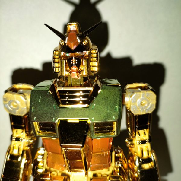 塗ってみた。クリアグリーン塗ったけど青っぽくなってしまった。フレームを一部シルバーにしたので、なかを撮影して残しておく&nbsp;（3枚目）