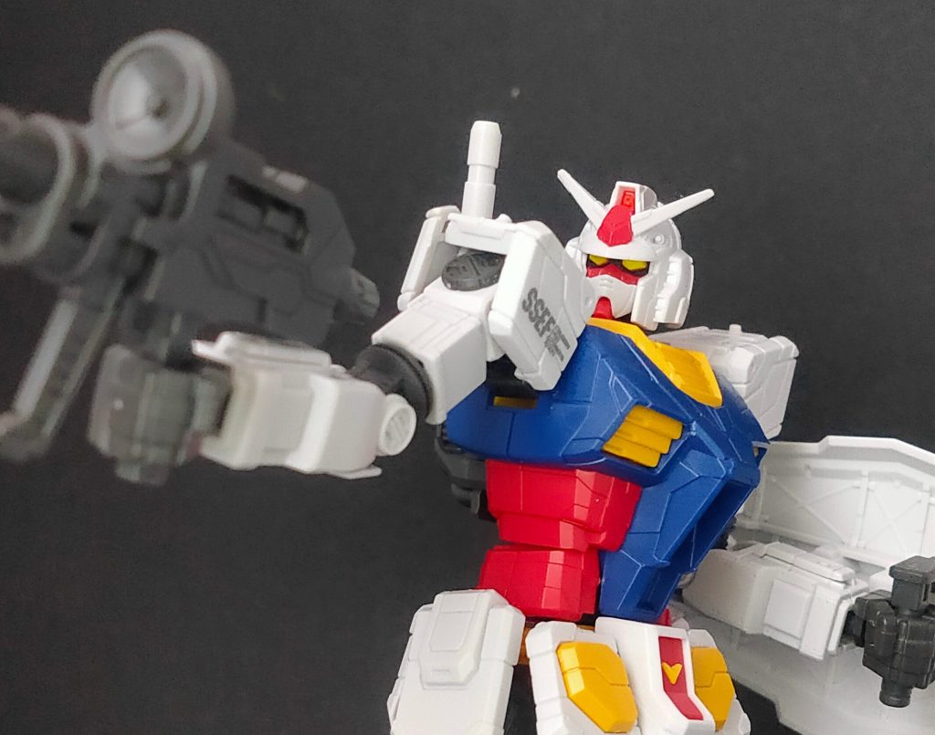 万博ガンダム–2枚目/制作者：マツシユ