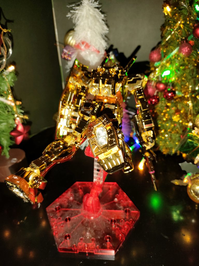 フレームをシルバーしたので足裏を塗り分けたようになってます(zaku-kao2)