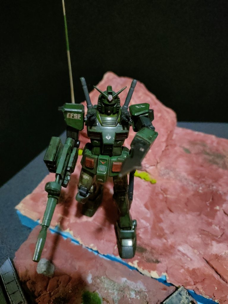 左腕に謎ソード(zaku-kao5)