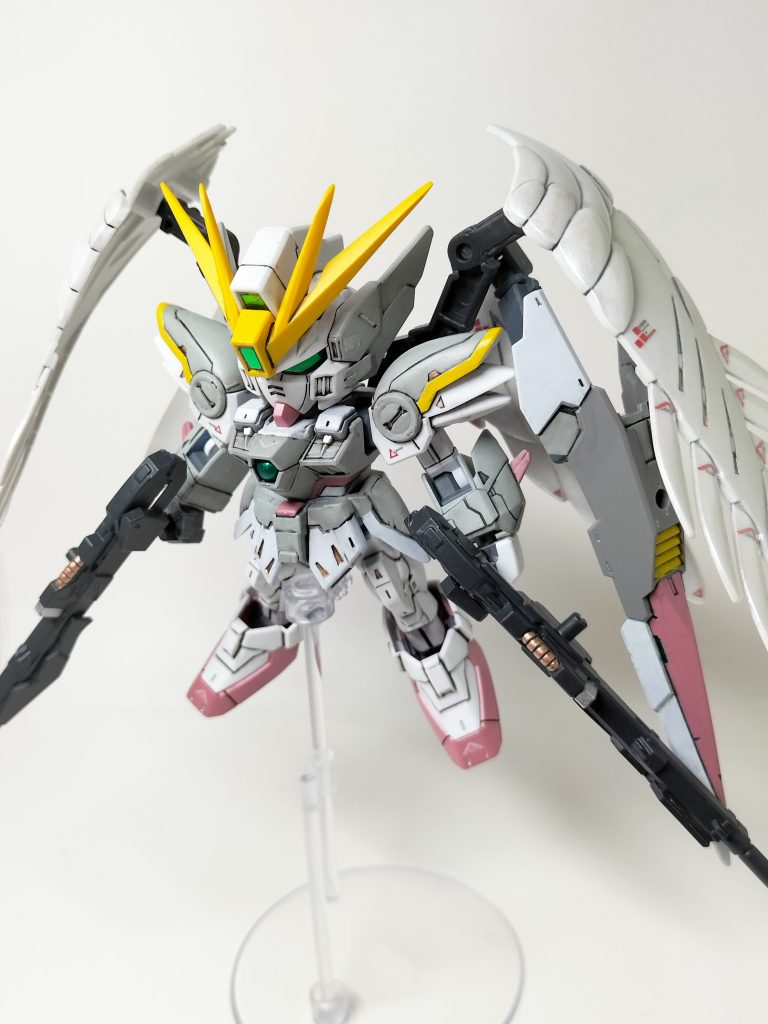 季節がら、スノーホワイトカラーで塗ってみました✨️でも紅組です！頑張れ紅組～(gundam-kao6)