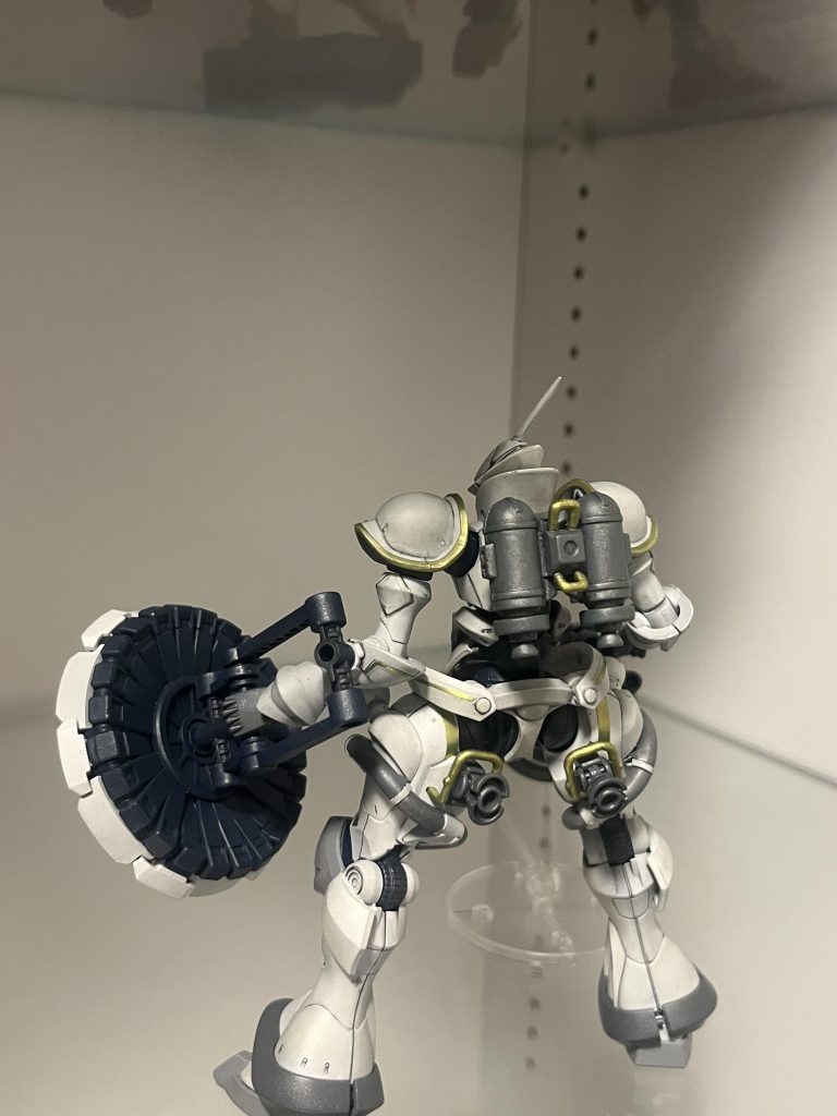 金色の塗装ですが絶妙なメタリックイエローの塗料を見つけたので買い早速挑戦してみました。