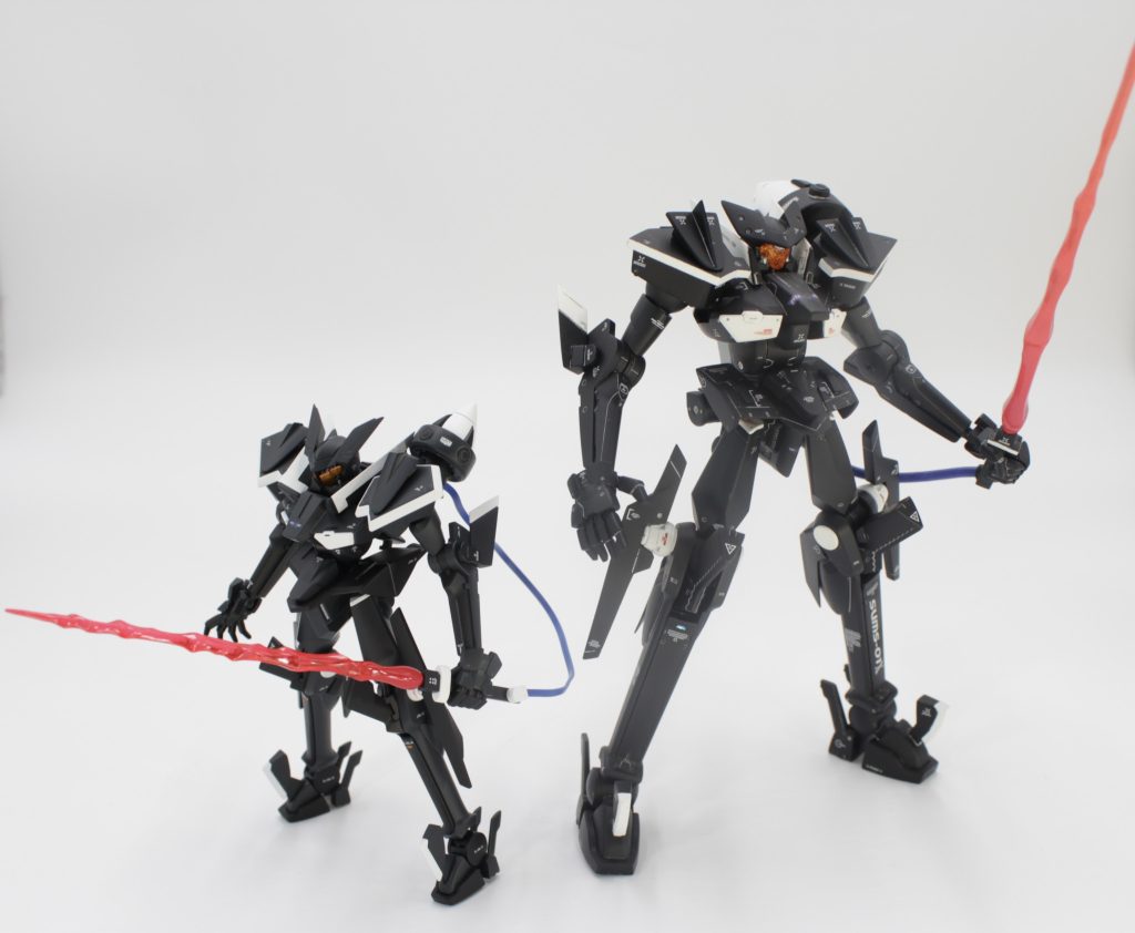 昔セミスクラッチして作った1/100GNフラッグと比較。塗装は上手くなったと思います