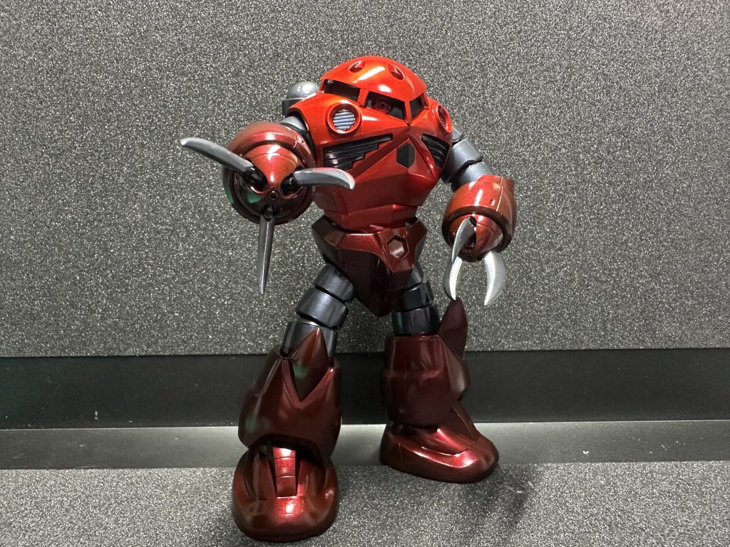 これがつい先日完成させたHGシャア専用ズゴック。初めてのキャンディ塗装挑戦でした