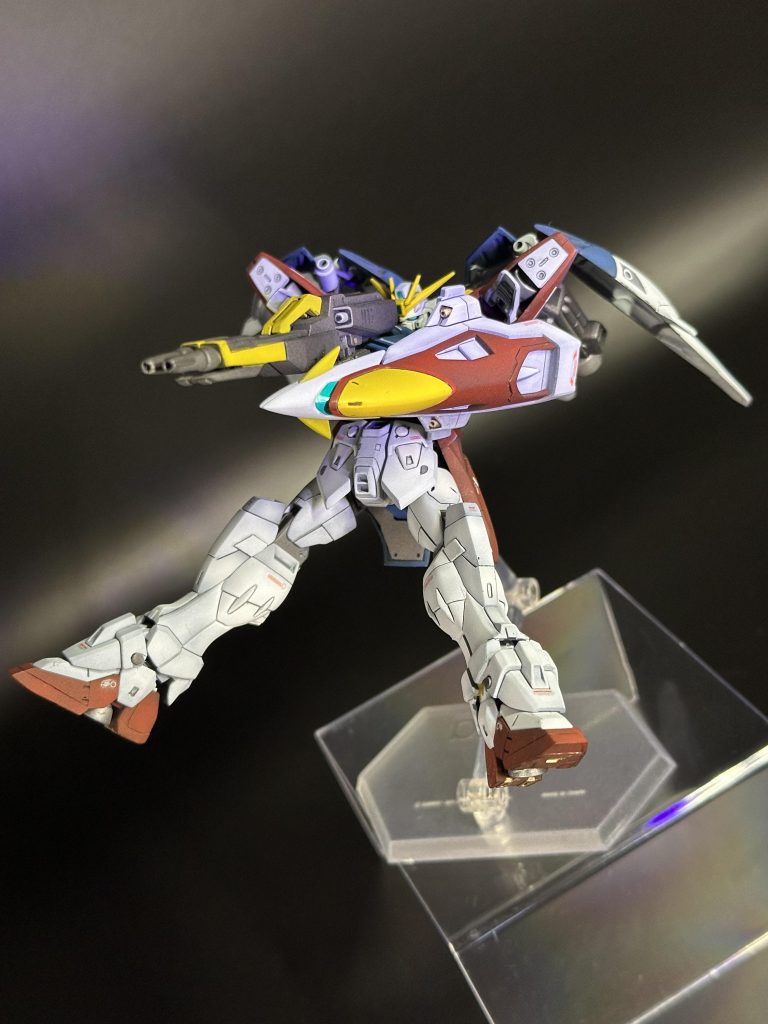 最終話「最後の勝利者」ラストシーン再現これをやりたいが為に翼の接続方法やツインバスターライフルを両手持ち出来るようにいじってあります。※工程参照