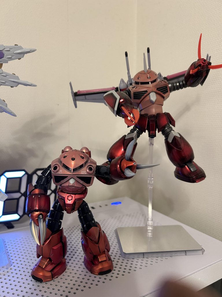 最後に、SEED FREEDOM Verとツーショットご覧くださり、ありがとうございました。今年はこれで最後になると思います来年もよろしくお願いいたします。（次回は、HGUC 1/144 グフカスタム作成します）