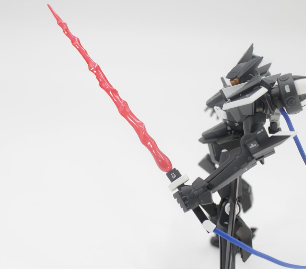 ビルダーズパーツのサーベルに交換しています。高出力感を出せたかと思います