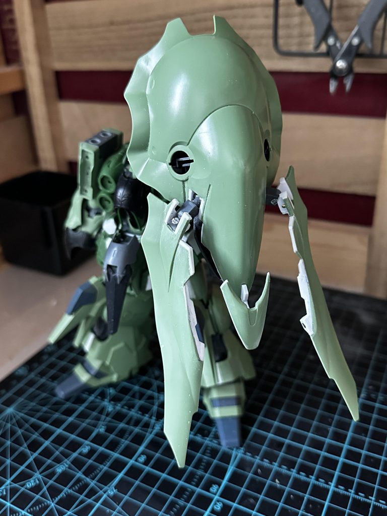 作品名：なんかおかしな事に<p>全部くり抜きめんどくさいと思って下半分にしたらイマイチカッコ悪くて半分にしたらクワガタになった… 仕上げはこれからと思いつつなんか全部作り直したくなって来た(zaku-kao9)</p>
