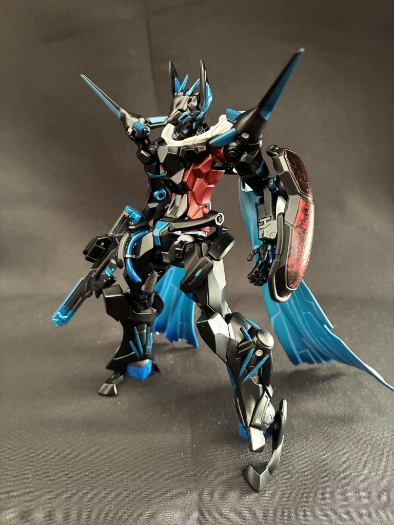 情報肩の突起はプラ板とエポパテで造形しました。