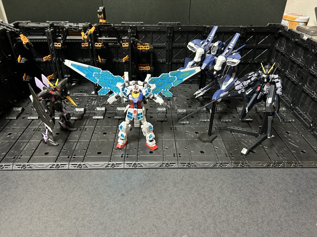 作品名：2025年to2026年<p>皆様方おはこんばんちわ⭐️生存報告です（笑） 2025年は年間で4つほどぱち組してました✂️ 万博もあったのでノリで購入しましたが、なかなか良いできでした。 頂き物にアクアハンブラビがあったので組んだ後に前々から気になっ [&hellip;]</p>
