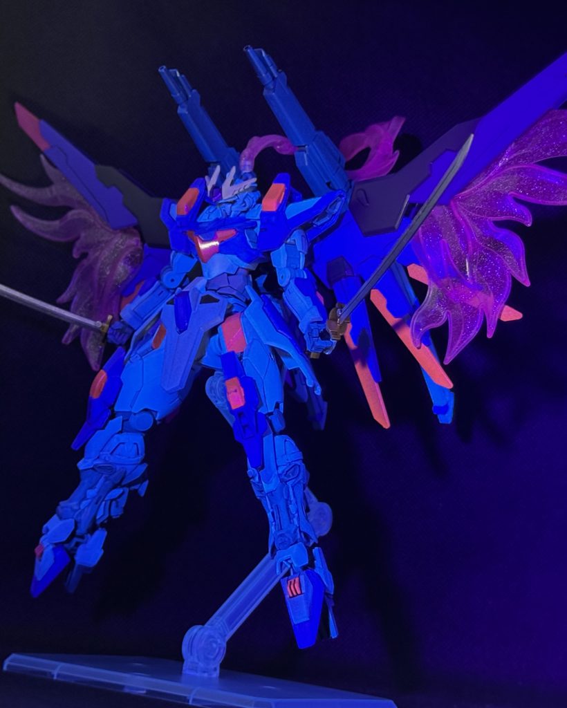 プラフスキー粒子貯蔵用パーツはブラックライトで発行