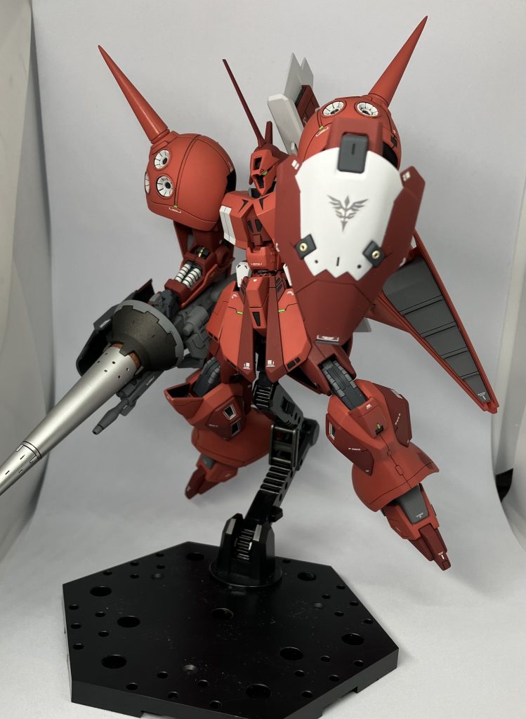 シールドの接続パーツはhgギャンのものをそのまま流用したので、正面に構えることができます！