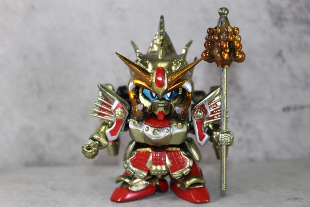 とはいえ元々改造ガンプラゆえに全身解釈が難しい...元ネタがF91なので、やっぱ瞳は青にしたいとか、アンテナ基部の解釈をF91ぽくしたいとか手足のカラーリングが資料によって違うとかそもそもカラーは金色ではなく黄色が大元なのではとか、色々選択肢がある機体だなコイツ...