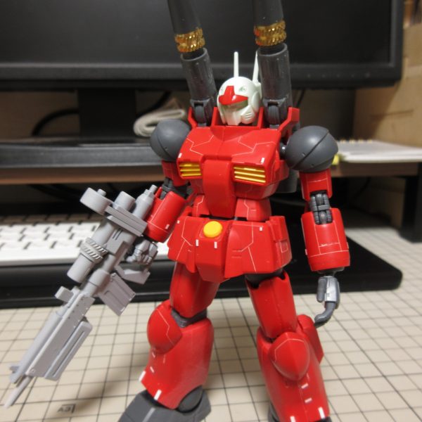 筋彫りとプラチップを貼り付けてディテールアップ。ライフルをミキシングを施しました。なかなかにカッコ良き出来なのではないかと思います。よろしくお願いします。（2枚目）