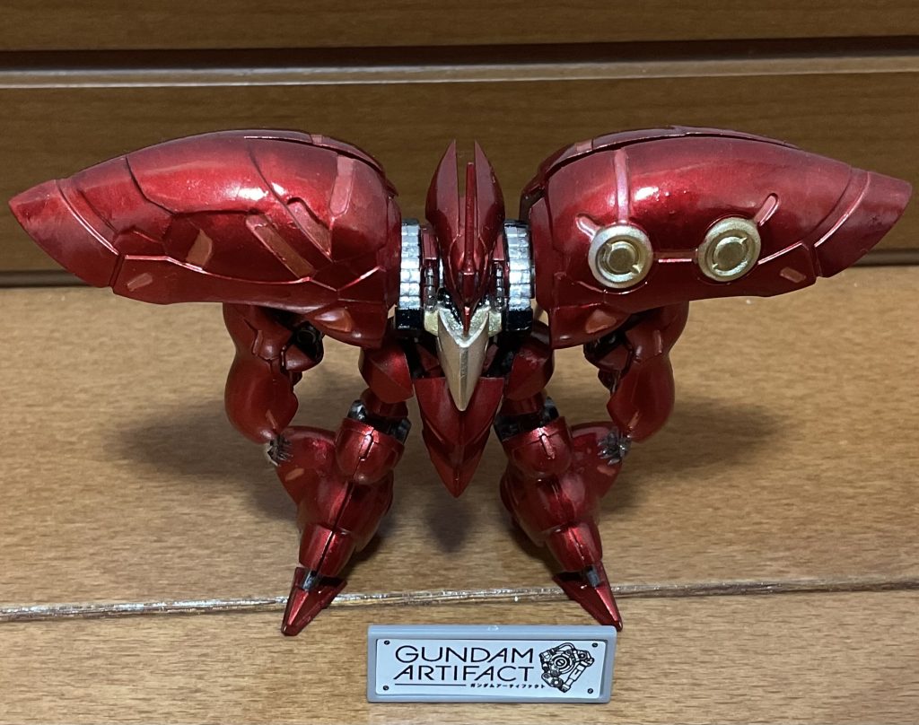 正面。使用した塗料はガンダムマーカーロイヤルメタレッド、ヘビーガンメタリック、メタレッド、ブラック、シャインシルバー、ホワイトゴールド、メタバイオレッドです。