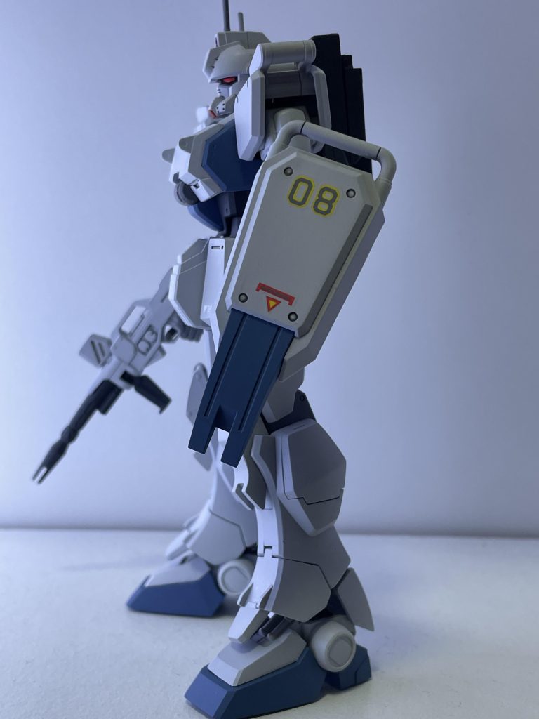 デカールを少しだけ貼りました。