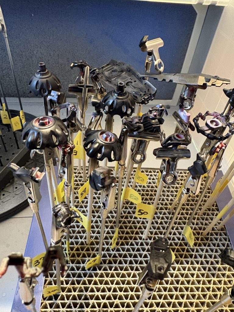 制作工程です、下地の黒塗った所ですね写真撮ってなかったけどこの前にサーフェイサーかけてます