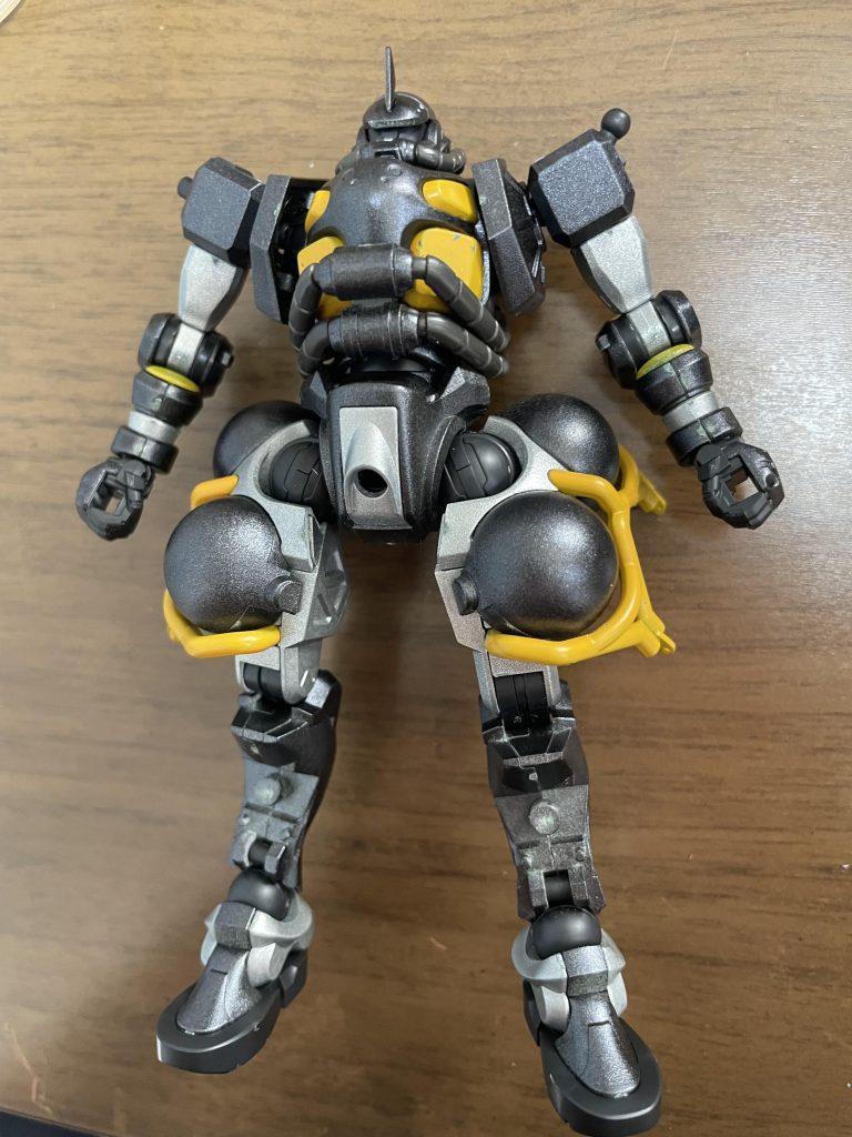 ランナー塗装なのでランナーついてたとこが目立つ・・・