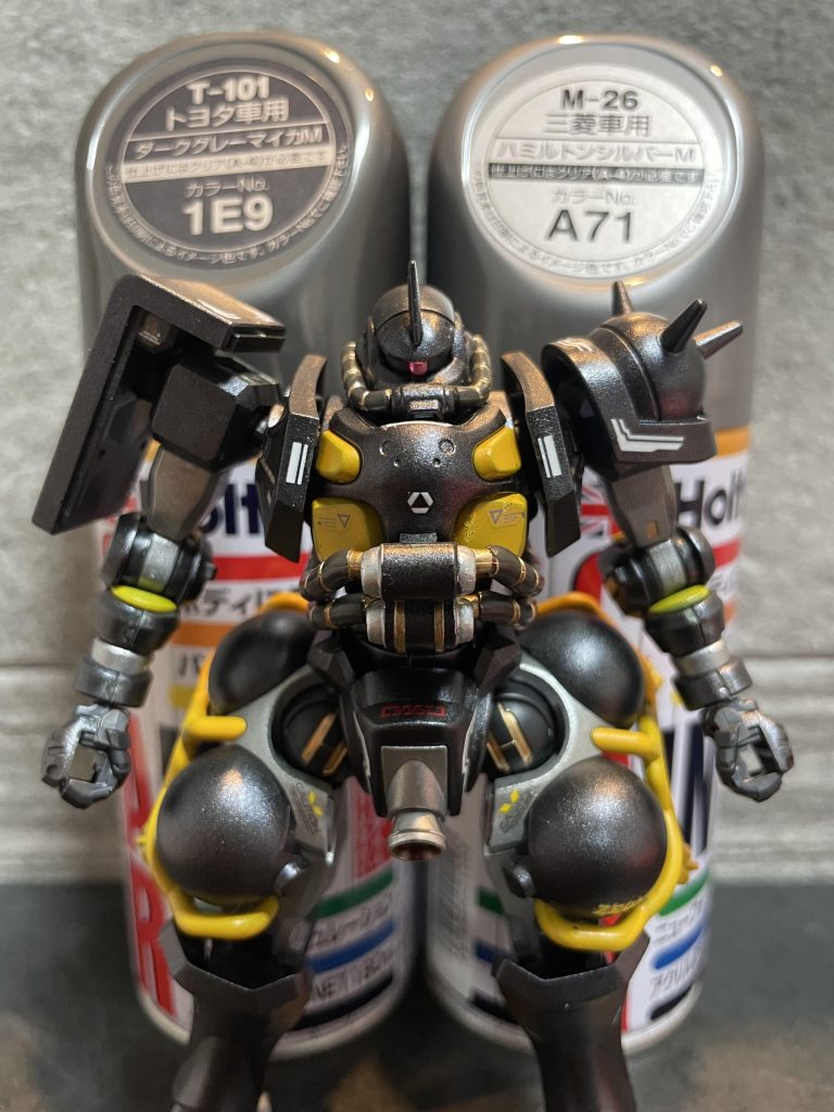 メイン塗装→トヨタ　ダークグレーマイカサブ塗装→三菱　ハミルトンシルバーポイント塗装→クレオス　キャラクターイエロー細かい所→水性塗料　ゴールド