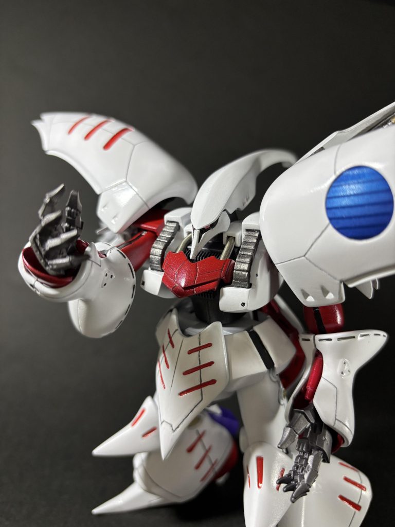 右手は持ち手だったので、関節で切って繋いで開き手に