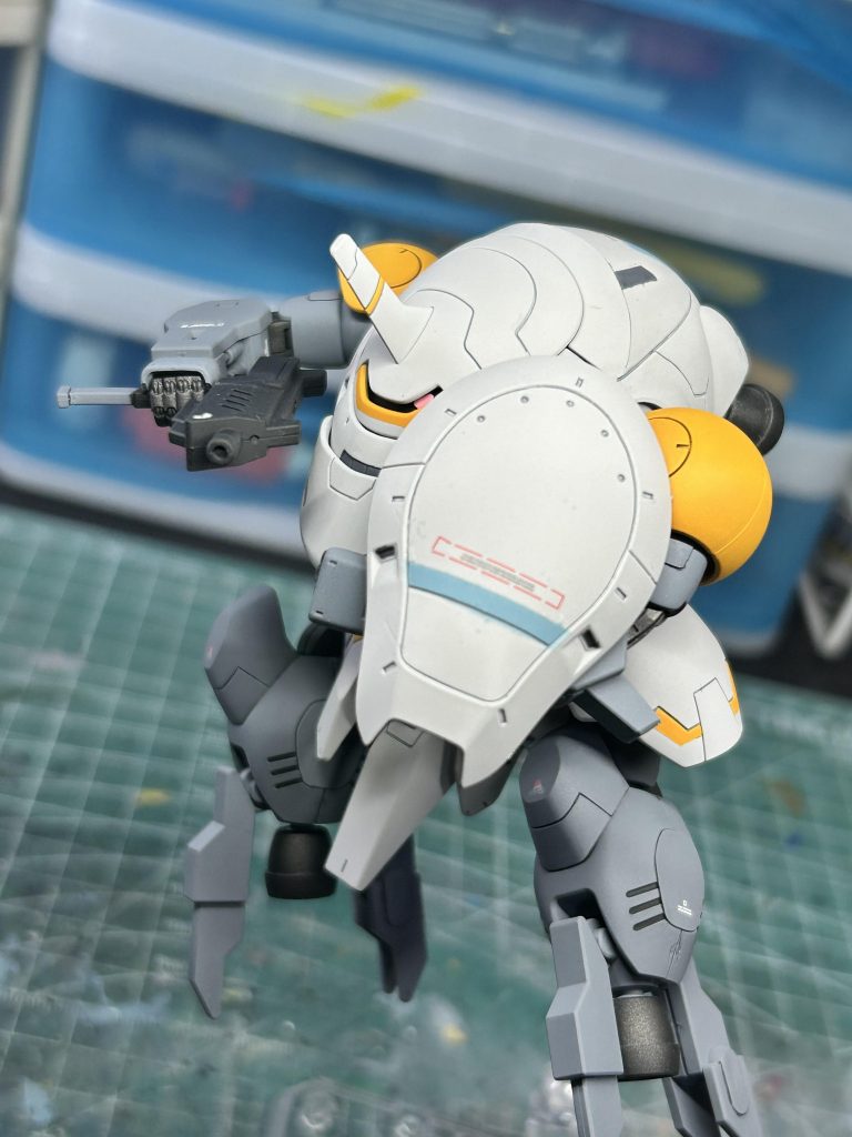 シールド構え射撃ポーズ