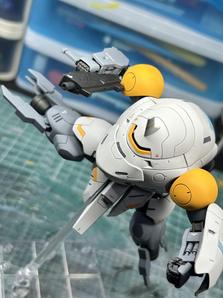 クロー脚キックポーズ