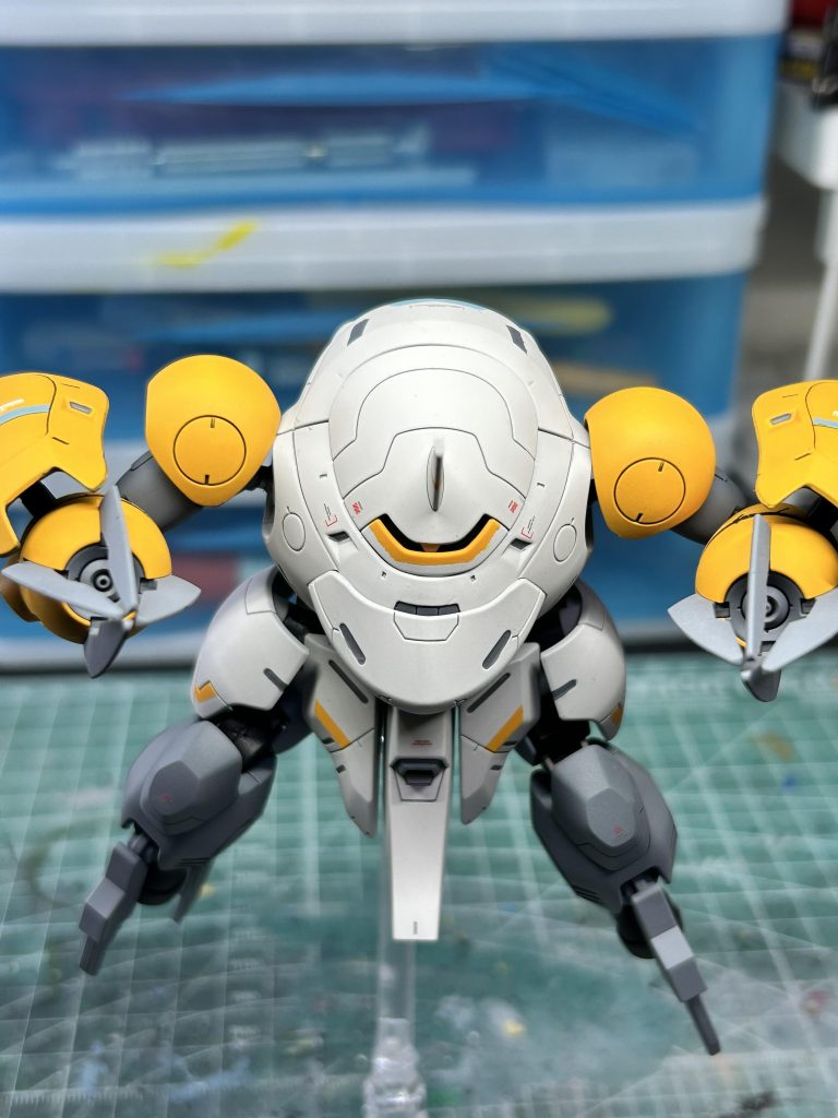 突進攻撃ポーズ