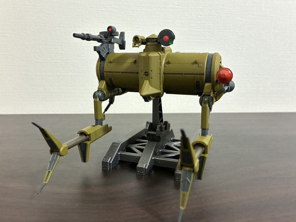 ザクマシンガン装備にはアームを展開した状態を選択。