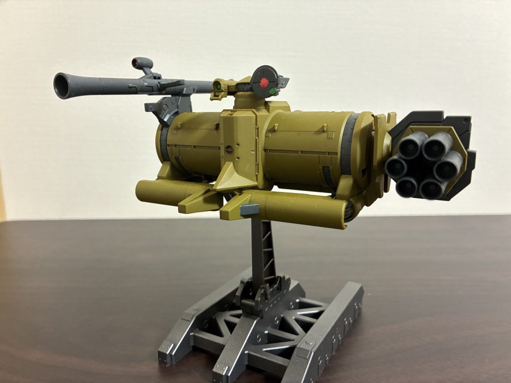 ザクバズーカ装備。6連ロケット砲も相まって瞬間火力が高そうな仕様。