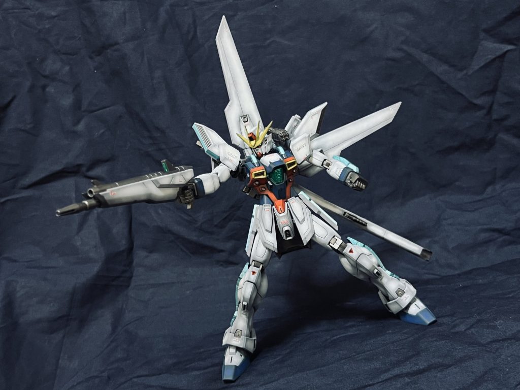 シールドバスターライフルとショルダーバルカン。