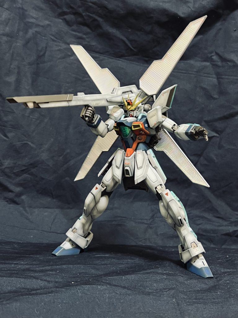 平手の指の水かきは削り込んで見栄え良く。