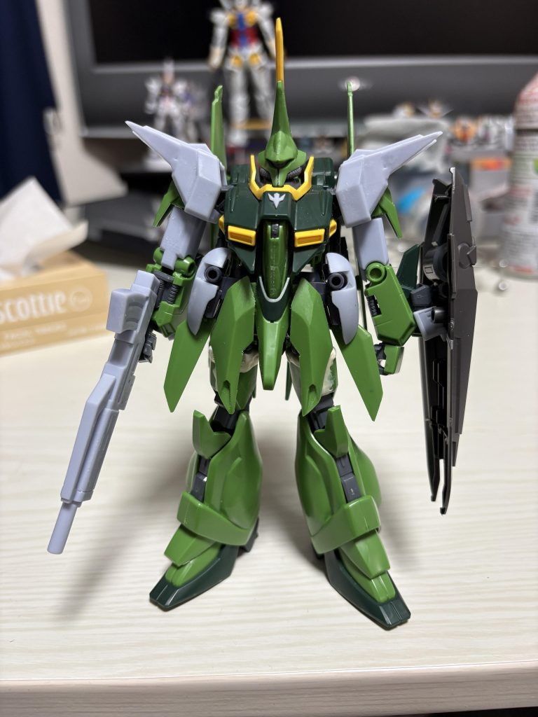 やはり昔のキットなので腕と足を2mmずつ延長してプロポーションを現代風に近づけてみました