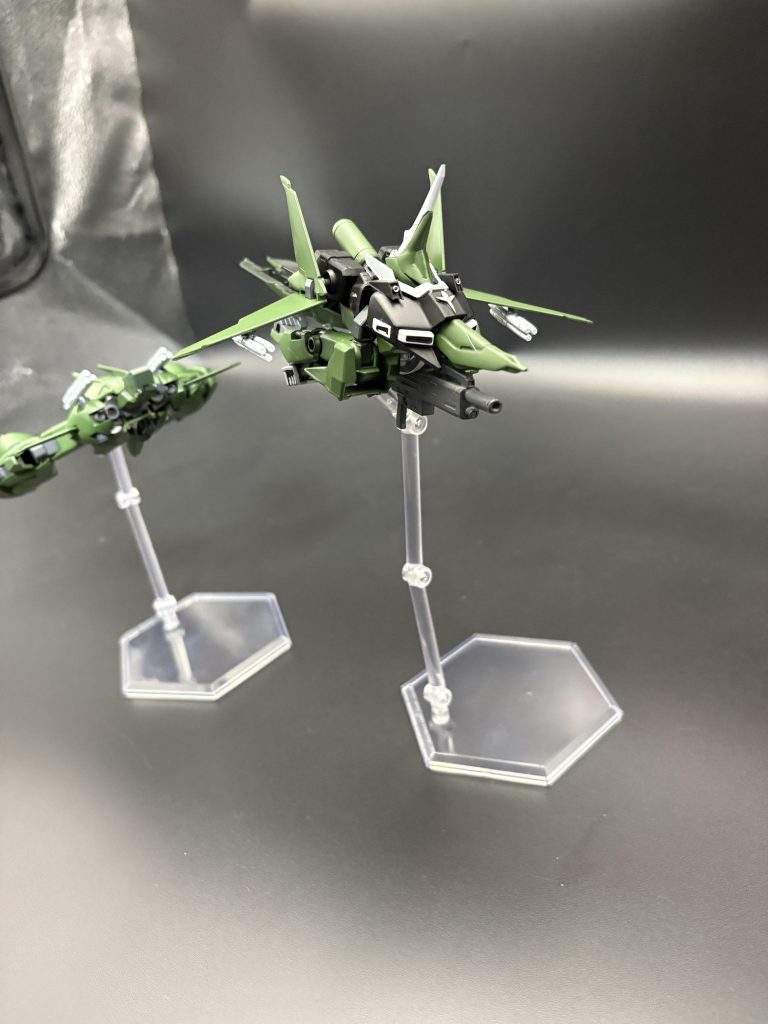 バウアタッカーとバウナッター分離状態ギラドーガのマシンガンはバウアタッカーにマウント出来ます