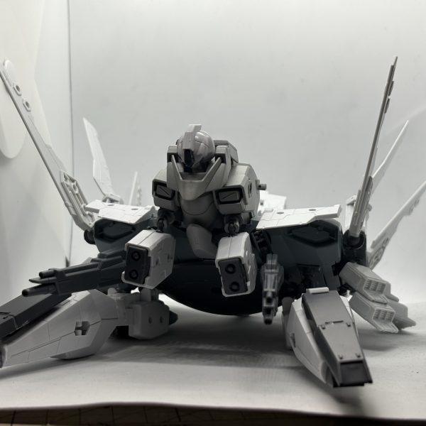 hgucV2アサルトバスターベースでザンネック製作中です。完成度は90%で形状はそろそろ完成します！かなりデザインは違いますがザンネックベースも並行で製作しています。（4枚目）