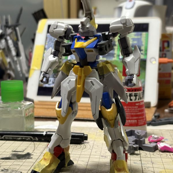 hgucV2アサルトバスターベースでザンネック製作中です。完成度は90%で形状はそろそろ完成します！かなりデザインは違いますがザンネックベースも並行で製作しています。（2枚目）